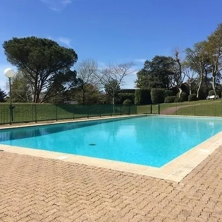 Ferdea : Studio Coquet Avec Terrasse Et Piscine شقة بياريتز