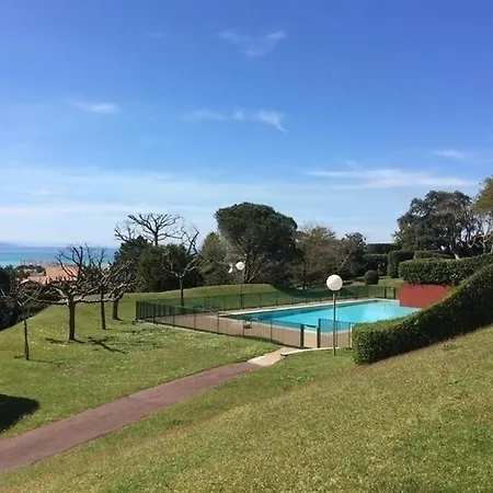 Ferdea : Studio Coquet Avec Terrasse Et Piscine